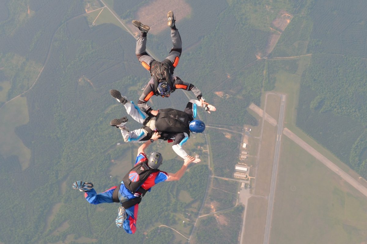 learn to skydive aff accelerated freefall how to become a skydiver