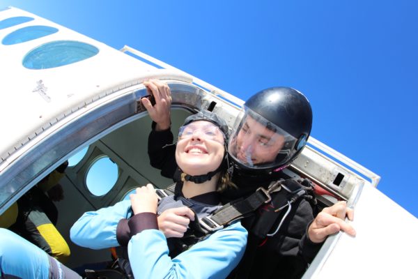 calm your nerves before skydiving