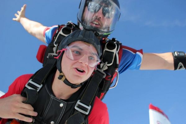 first time jumper experiences what skydiving feels like